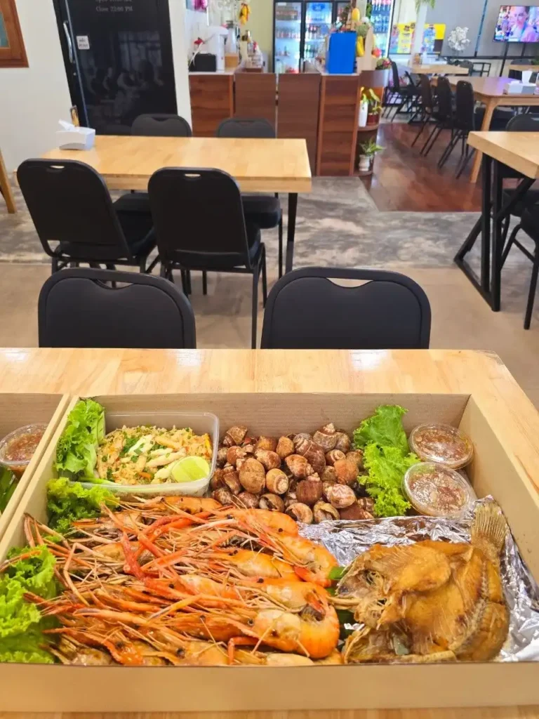 รับจัดเลี้ยงนอกสถานที่ ใกล้ฉัน พัทยา |ทะเลลานโพธิ์ ซีฟู้ด 15 talaylanphoseafood 0825 32 รับจัดเลี้ยง