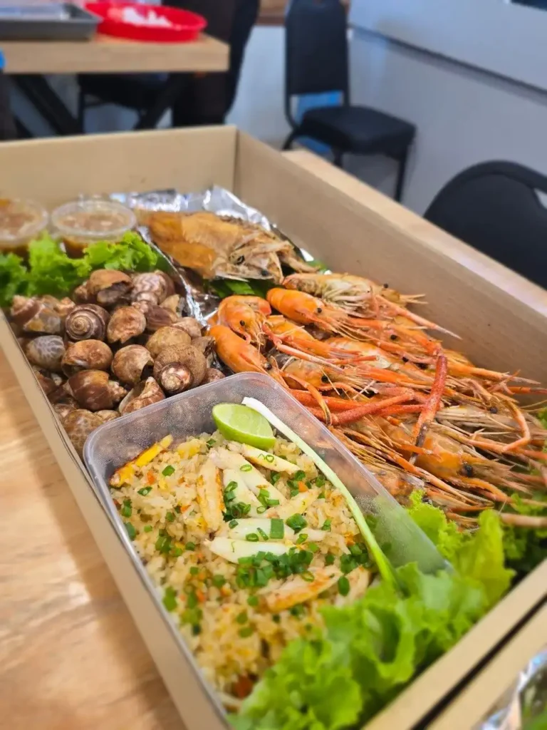 ทะเลลานโพธิ์ซีฟู้ด | ร้านอาหารซีฟู้ดพัทยา