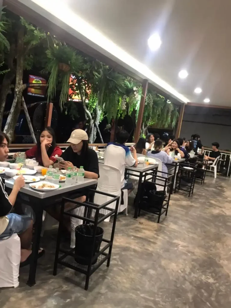 ร้านอาหารไทยช่วยไทยพลัสใกล้ฉัน พัทยา ครัวทะเลลานโพธิ์ ซีฟู้ด 6 talaylanphoseafood 0825 8 ไทยช่วยไทย