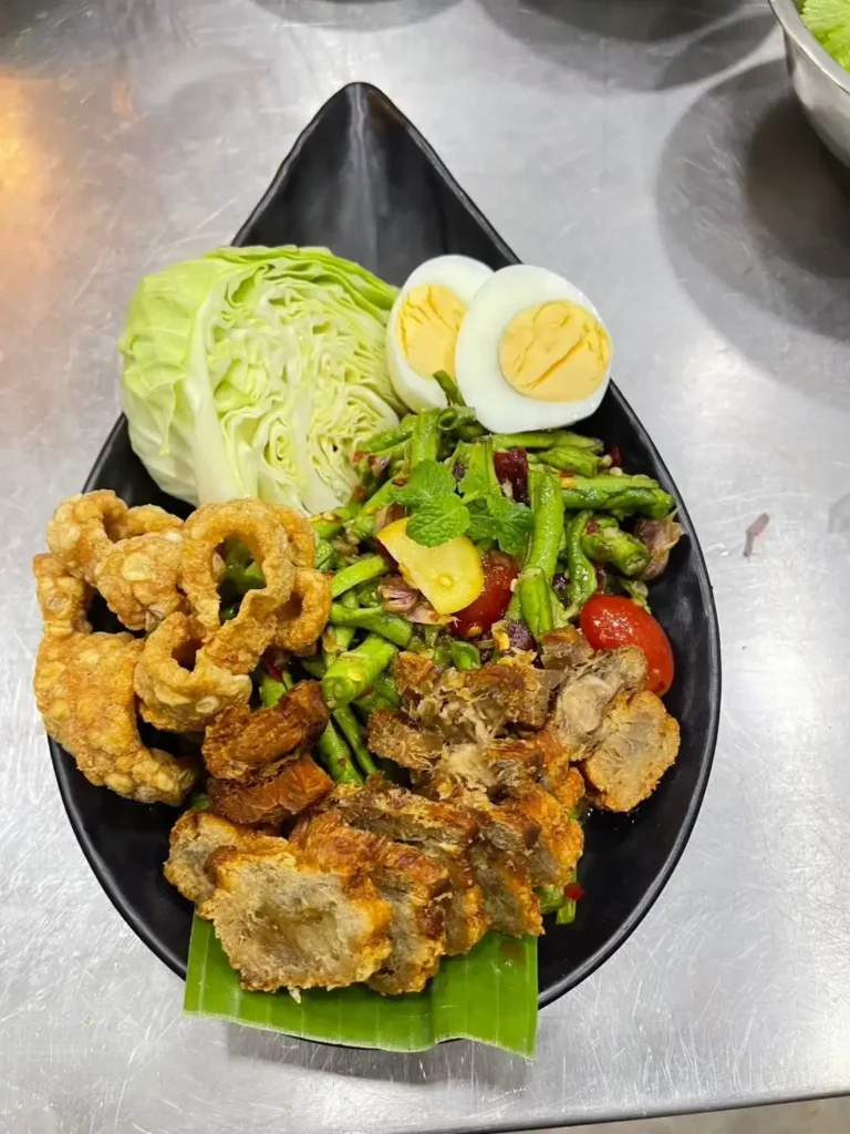 พิกัดครัวทะเลลานโพธิ์: เมนูเด็ดที่คนรักซีฟู้ดห้ามพลาด 8 ทะเลลานโพธิ์ซีฟู้ด | ร้านอาหารซีฟู้ดพัทยา