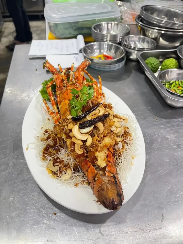 ทะเลลานโพธิ์ซีฟู้ด | ร้านอาหารซีฟู้ดพัทยา