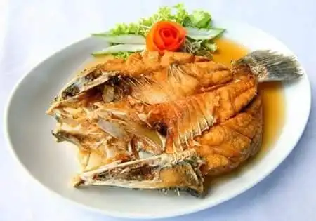ร้านทะเลลานโพธิ์ซีฟู้ด "พัทยา" ปลากระพงทอด