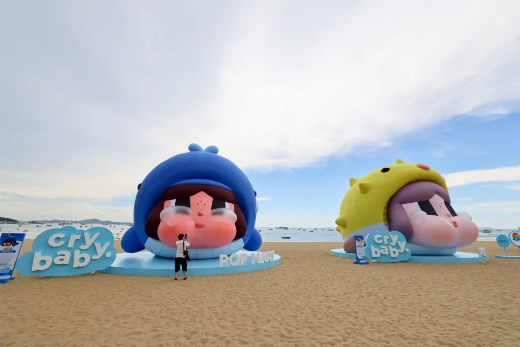POPMART POP ON THE BEACH