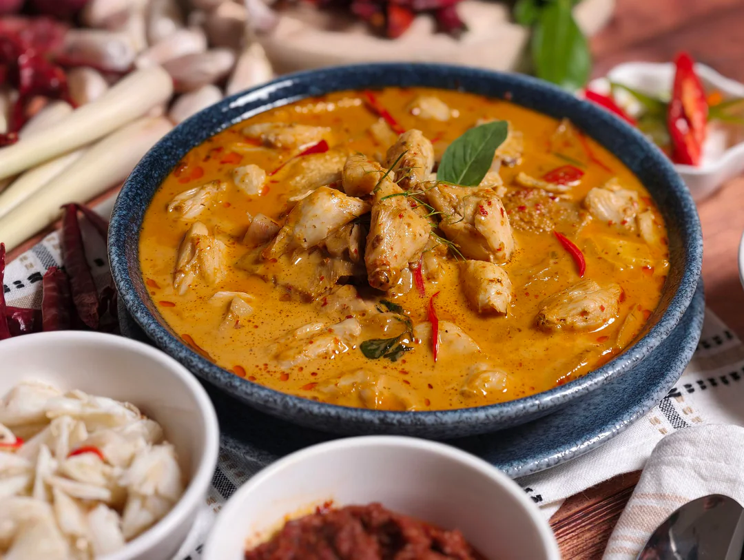แกงปูอาหารไทยของร้านทะเลลานโพธิ์ซีฟู้ด พัทยา